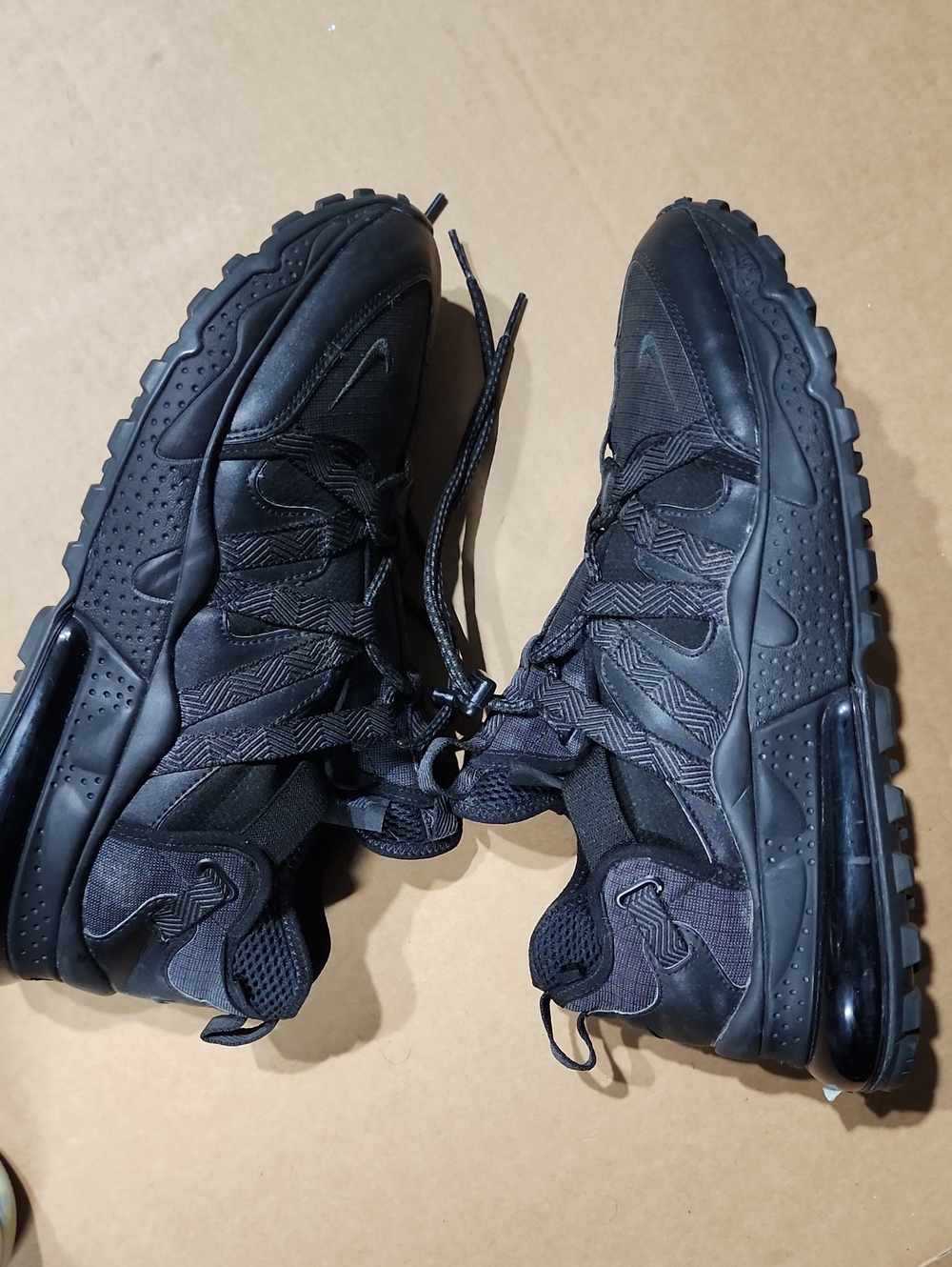 Nike Air Max 270 Bowfin Triple Black Sneakers Sz 12 - Picture 5 of 10